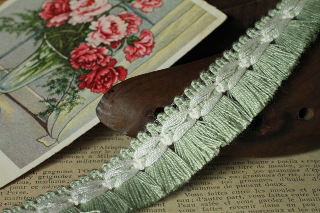 【お値下げ】フランスアンティーク　ラトル　花籠　リボン フランスアンティーク ラトル 花籠 リボン アンティーク ベビー