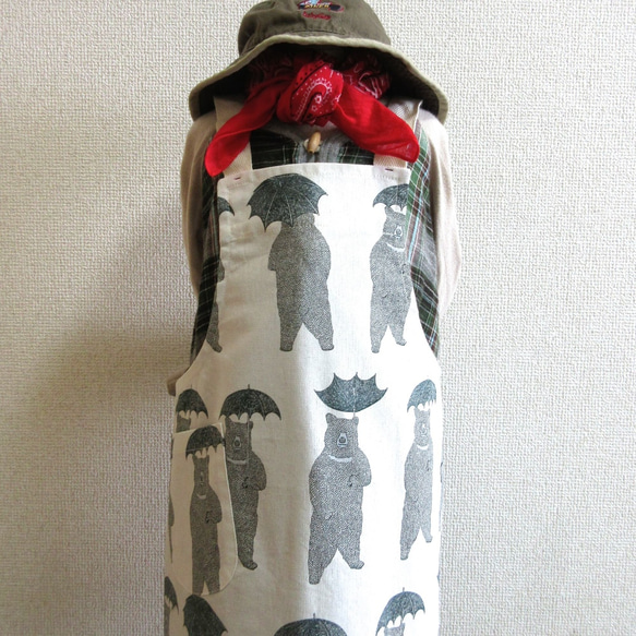 【送料無料】リバーシブル子供用三角巾 傘を持ったクマ S／M 6枚目の画像