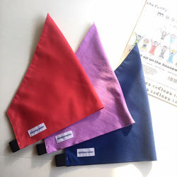 【送料無料】自分でかぶりやすい子供用三角巾（お届けはネイビーになります） 1枚目の画像