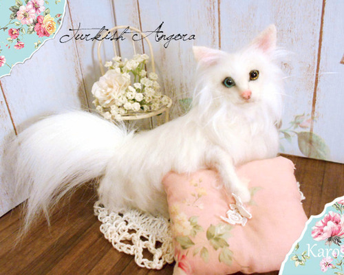 ターキッシュアンゴラ 幸運を呼ぶ猫 オッドアイ 猫 羊毛フェルト