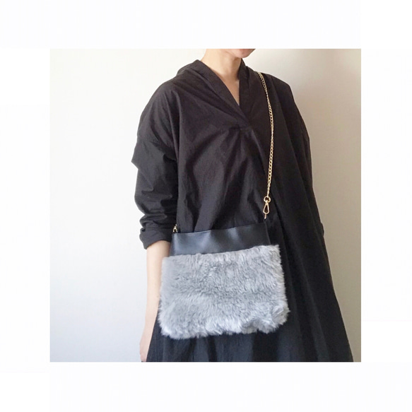 【受注生産】3way eco fur × eco leather minibag（ライトグレー） 2枚目の画像