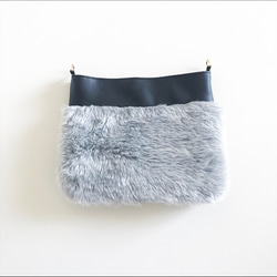 【受注生産】3way eco fur × eco leather minibag（ライトグレー） 6枚目の画像