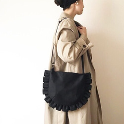 【受注生産】 frill shoulder bag （Black） 1枚目の画像