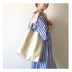 【sold out】《3way》ribbon tote bag （eco-leather écru） 2枚目の画像