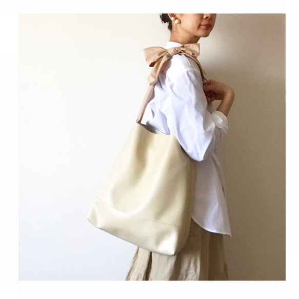 【sold out】《3way》ribbon tote bag （eco-leather écru） 5枚目の画像