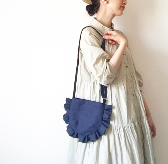 【受注生産】 ミニサイズfrill shoulder bag （navy） 4枚目の画像