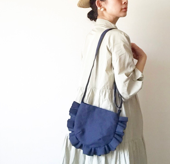 【受注生産】 ミニサイズfrill shoulder bag （navy） 3枚目の画像