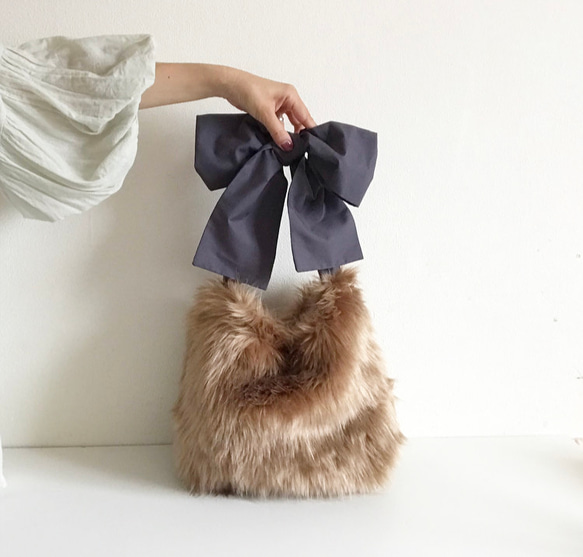 【sold out】 《3way》eco fur ribbon tote bag（キャメルベージュ） 3枚目の画像