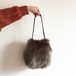 【soldout】 2way eco fur mini bag（カーキ） 1枚目の画像