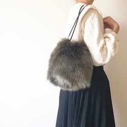 【soldout】 2way eco fur mini bag（カーキ） 5枚目の画像