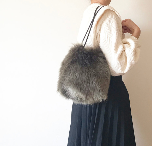 【soldout】 2way eco fur mini bag（カーキ） 5枚目の画像