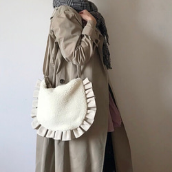 【受注生産】 Boa frill shoulder bag （white×ivory） 2枚目の画像