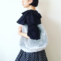 【受注生産】 3way eco fur ribbon tote bag（ライトグレー） 2枚目の画像