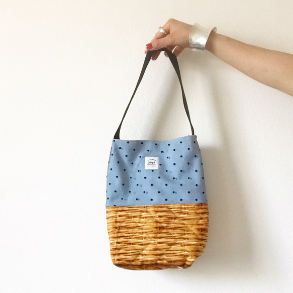 Dots tulle canvas tote bag（sky blue） 1枚目の画像