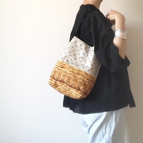 Dots tulle canvas tote bag（ivory） 1枚目の画像