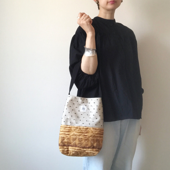 Dots tulle canvas tote bag（ivory） 3枚目の画像