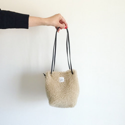 【冬物SALE◯2/25まで】2way eco sheep-boa mini bag 1枚目の画像