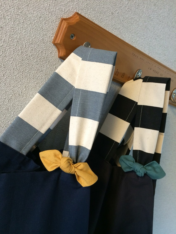 日本產棉麻 簡約色系×條紋扁扁包 藍綠 第4張的照片