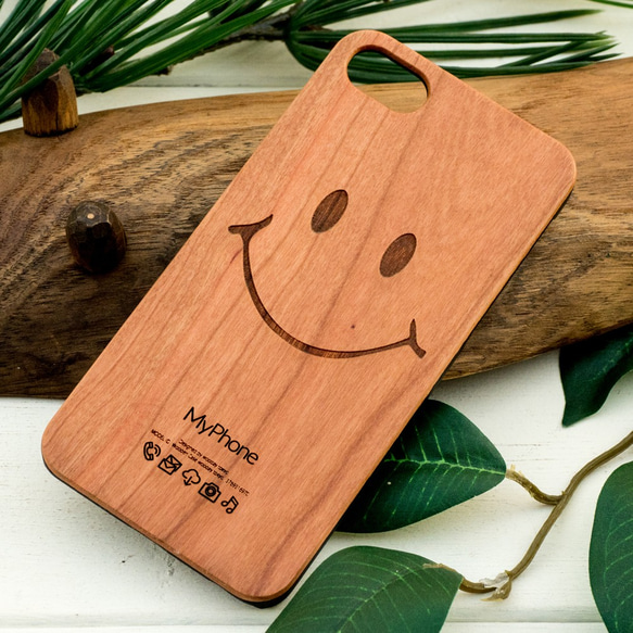 iPhone木製ケース スマイル (名入れ+700円) 1枚目の画像