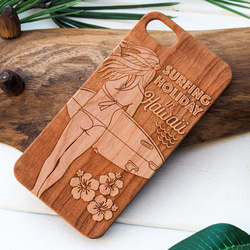 iPhone木製ケース サーフガール 3　(名入れ可 +700円) 2枚目の画像