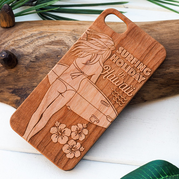 iPhone木製ケース サーフガール 3　(名入れ可 +700円) 2枚目の画像