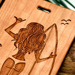 手帳型　天然木彫刻ケース　サーフガール6　(名入れ可+700円） 2枚目の画像