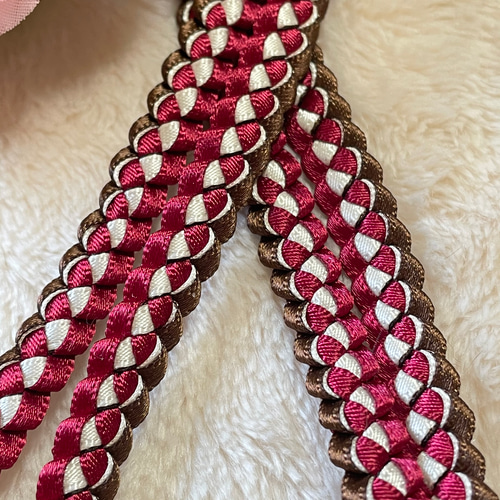 3本編み》チェリーレッド♢パールボール♢リボンレイ ネックストラップ