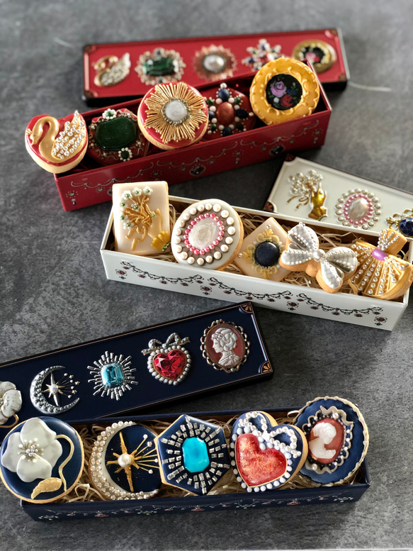 4/6頃製造、4/11〜12頃お届け ★ネイビー缶★ ブローチみたいなアイシングクッキー 5枚目の画像