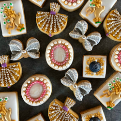 12/16頃製造、12/21〜22頃お届け ★ホワイト缶★ブローチみたいなアイシングクッキー 4枚目の画像