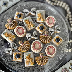 12/16頃製造、12/21〜22頃お届け ★ホワイト缶★ブローチみたいなアイシングクッキー 7枚目の画像