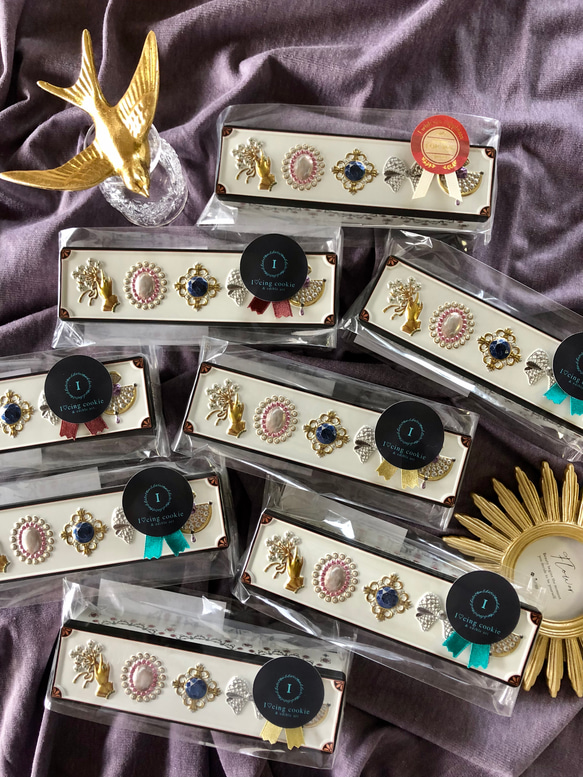 12/16頃製造、12/21〜22頃お届け ★ホワイト缶★ブローチみたいなアイシングクッキー 9枚目の画像