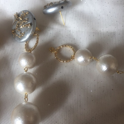 シャワーグラスとコットンパールのピアスとイヤリング 4枚目の画像