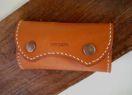 栃木レザーを使いネイティブなのにブランド品のようなシティ感覚、オリジナル感タップリのキーケースです 8,208円