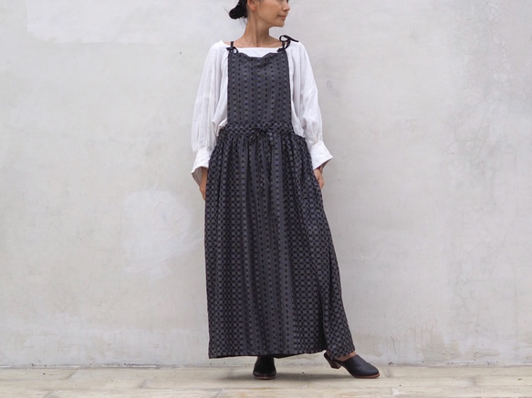 エプロンワンピース/ブラック ワンピース isica 通販 12480125｜Creema