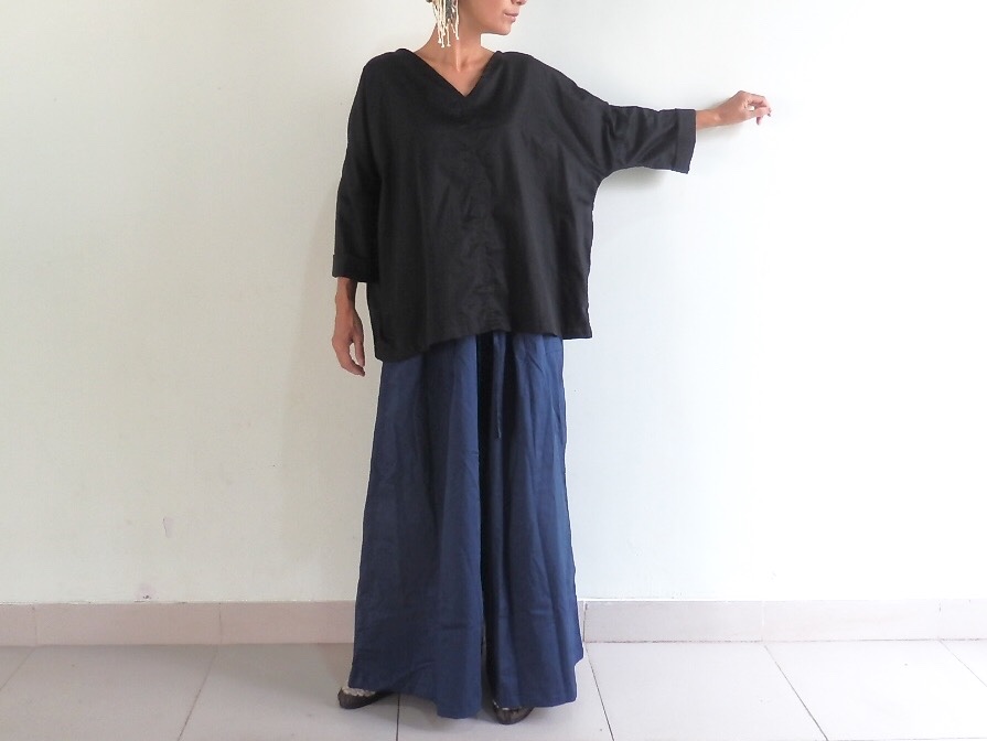 ネイビー/紐で絞って調節するワイドパンツ