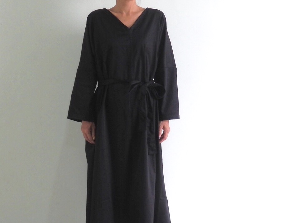 ウエストコード付き、Aラインサテンワンピース/ブラック