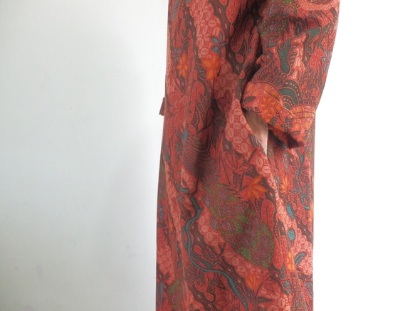鳥柄サロンで作った長袖ワンピース/赤茶 4枚目の画像
