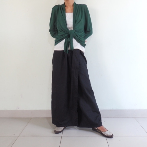 ブラック/ラップスカート風パンツ キュロット・ワイドパンツ isica