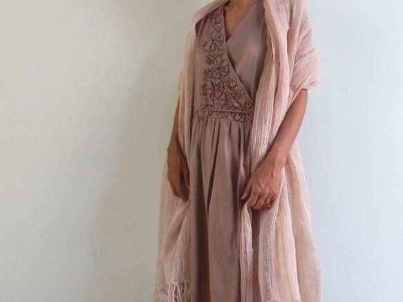Yo-Yo Kashukour 連衣裙/粉米色 第3張的照片