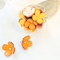 【３D(立体)本革フラワーパーツ】カランコエ(ピン付きタイプ）オレンジ２個セット 1枚目の画像
