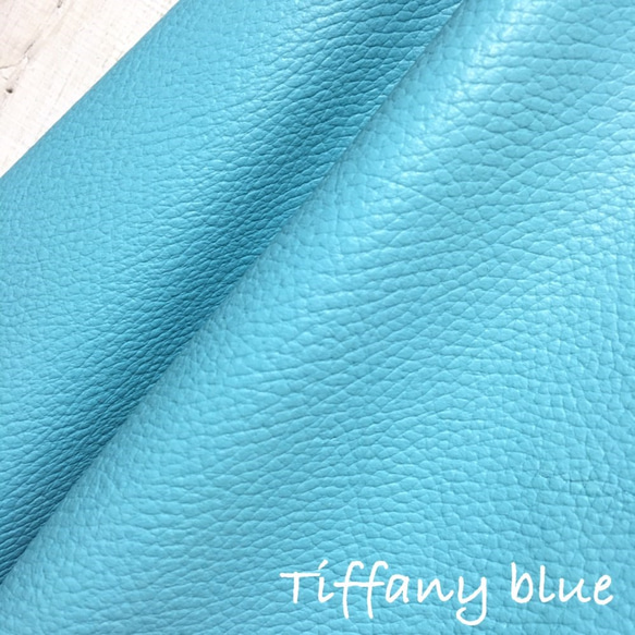 36cm×20cmカルトナージュ用　薄手レザー(シュリンク加工） (Tiffany blue) 1枚目の画像