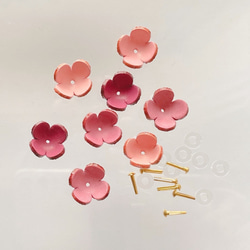 【立体本革パーツ】クローバーM　大穴タイプ8個セット　割ピン・ワッシャー付　ピンクカラー 2枚目の画像