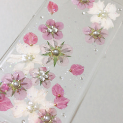 【送料無料・ネーム無料】イチゴの花と千鳥草のiPhone・Android押し花ケース 3枚目の画像