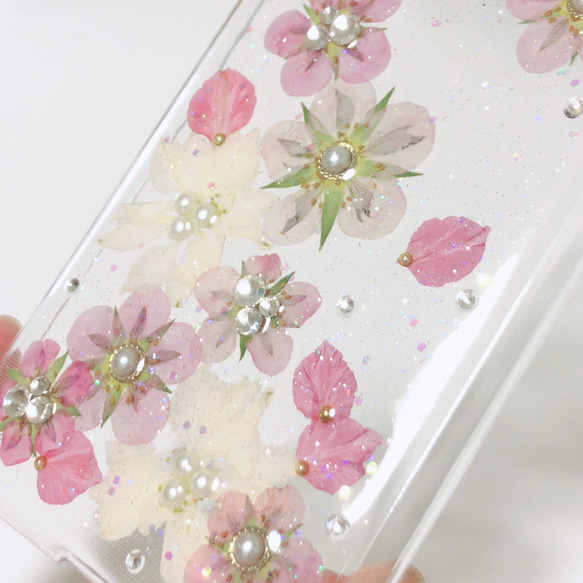 【送料無料・ネーム無料】イチゴの花と千鳥草のiPhone・Android押し花ケース 4枚目の画像