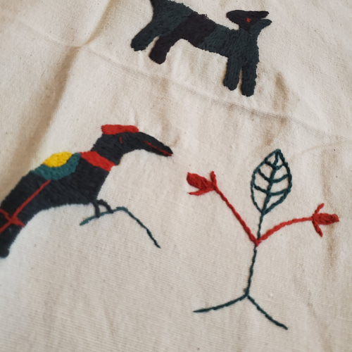 一点物インド、ミャンマーチン族ナガ族刺繍ゆるい柄マルチケットB(やや