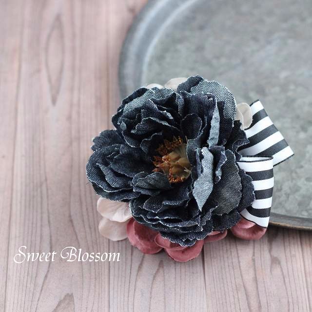 ブラックデニム * ピオニーのコサージュ コサージュ sweetblossom 通販 