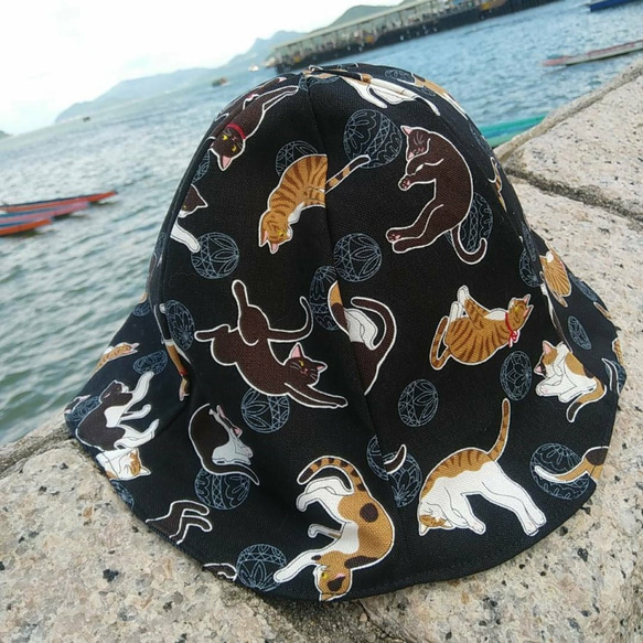 Handmade hat double-faced (Cat Pattern) 2枚目の画像