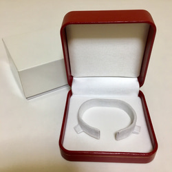 ブレスレットケース レッド 合皮 PU レザー BOX 外箱付き 3枚目の画像
