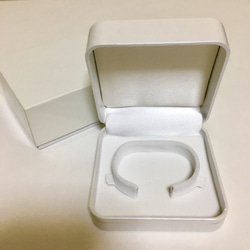 ブレスレットケース ホワイト 合皮 PU レザー BOX 外箱付き 3枚目の画像