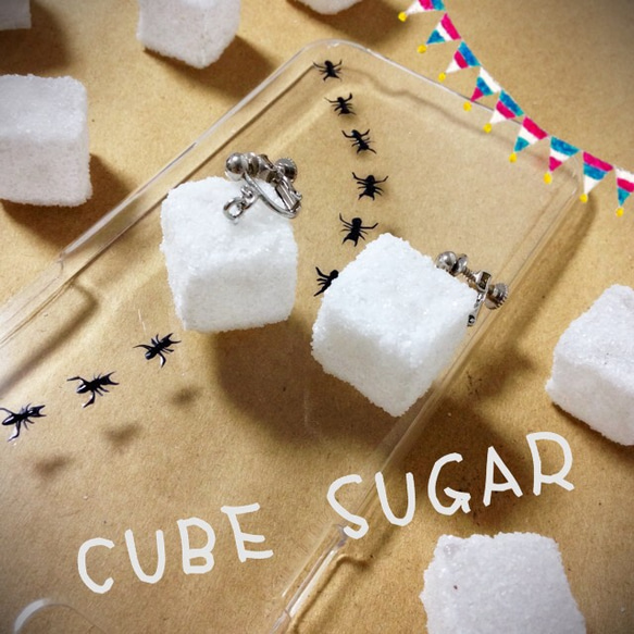 角砂糖のイヤリング "CUBE SUGAR" 1枚目の画像